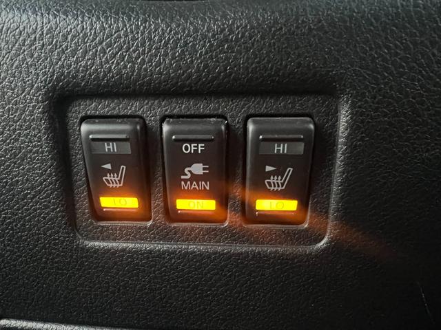 エルグランド ライダー 黒本革シート ライダー・黒革シート・シートヒーター・フリップダウンモニター・パワーバックドア・アラウンドビューモニター・クルーズコントロール・エアロ・両側パワースライドドア・(17枚目)