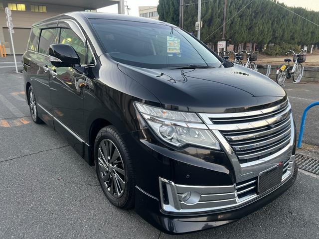 エルグランド ライダー 黒本革シート ライダー・黒革シート・シートヒーター・フリップダウンモニター・パワーバックドア・アラウンドビューモニター・クルーズコントロール・エアロ・両側パワースライドドア・(33枚目)