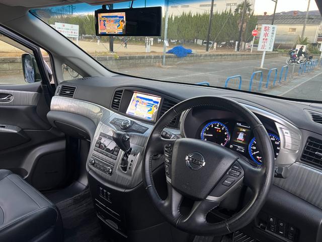 エルグランド ライダー 黒本革シート ライダー・黒革シート・シートヒーター・フリップダウンモニター・パワーバックドア・アラウンドビューモニター・クルーズコントロール・エアロ・両側パワースライドドア・(41枚目)