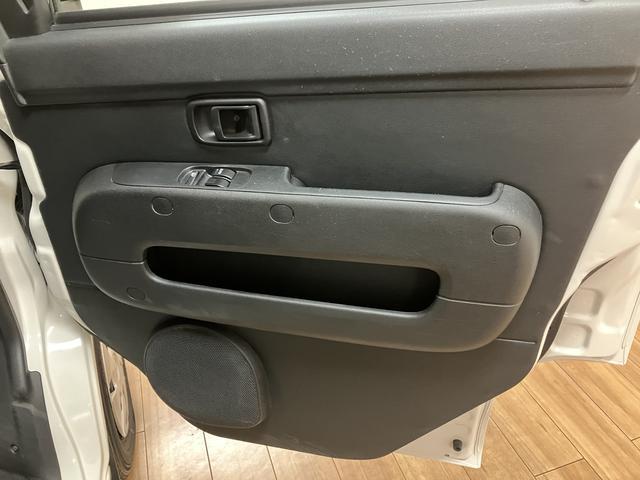 ハイゼットカーゴ クルーズターボＳＡＩＩＩ　ターボ　ビジネスパック　認定中古車　ターボ　ＬＥＤヘッドライト　ＬＥＤフォグランプ　スマートアシスト　ビジネスパック　キーレスエントリー　４速オートマチック　両側スライドドア　スモークガラス　パワーウィンドウ　車検整備付き（26枚目）