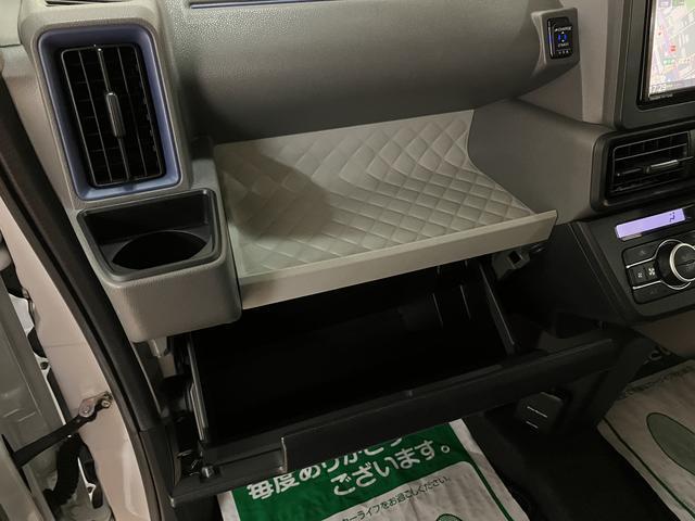 人気カラーのシャイニングホワイトパールのタント！ナビやドラレコ、バックカメラなど装備が揃った１台です♪