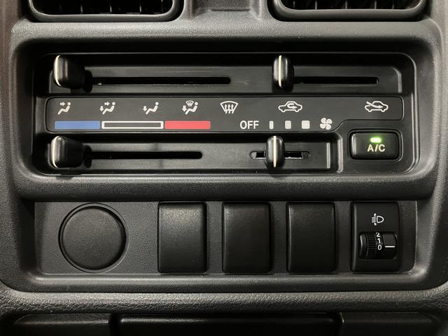 キャリイトラック KCエアコン・パワステ 1年間距離無制限まごころ保証付き/車検整備受渡し/走行1.4万キロ/2WD/オートマチック/エアコン/パワーステアリング/AM/FMラジオ/(6枚目)