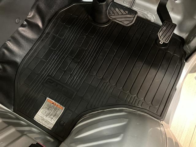 キャリイトラック KCエアコン・パワステ 1年間距離無制限まごころ保証付き/車検整備受渡し/走行1.4万キロ/2WD/オートマチック/エアコン/パワーステアリング/AM/FMラジオ/(28枚目)