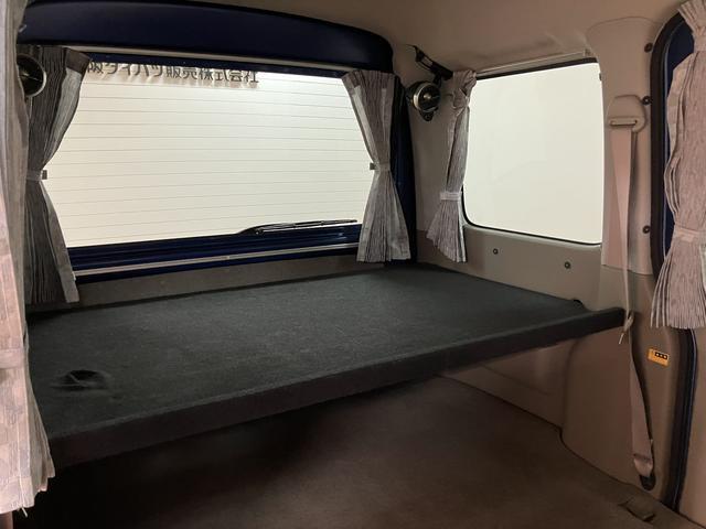 外からラゲッジスペースが見えなくなるカーテンやトノカバーがあります！