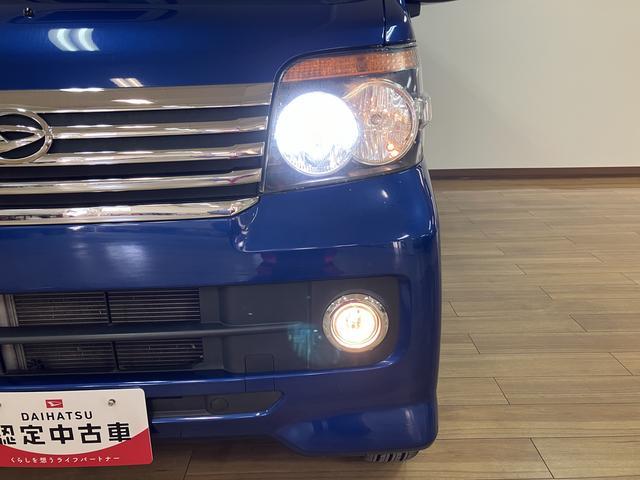 明るいディスチャージヘッドライトを装備！暗い道でも安心して運転出来ます♪