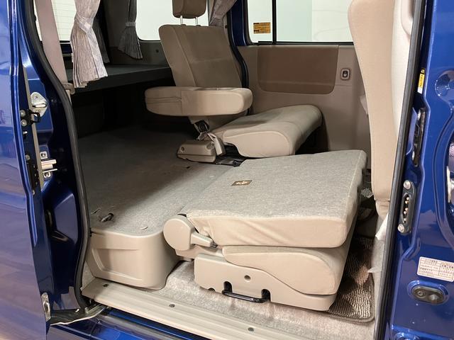 リヤシートは片側ずつ倒せるので、荷物の量によってスペースを確保出来ます！