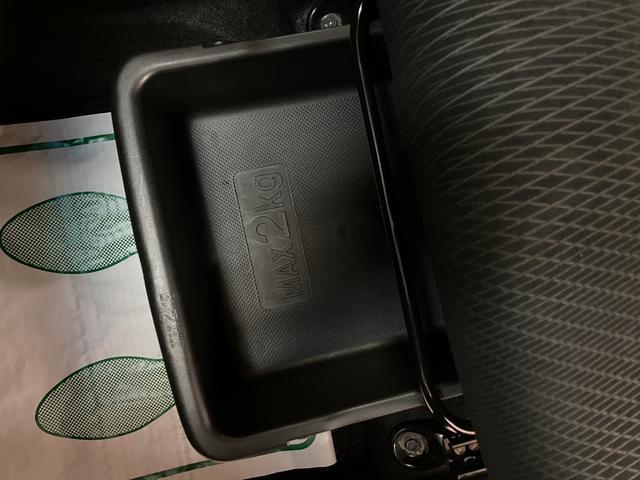 ８インチナビやバックカメラなど装着済みのムーヴカスタムが登場！４ＷＤ・ターボモデルですのでいろいろ使い勝手が良いですよ！