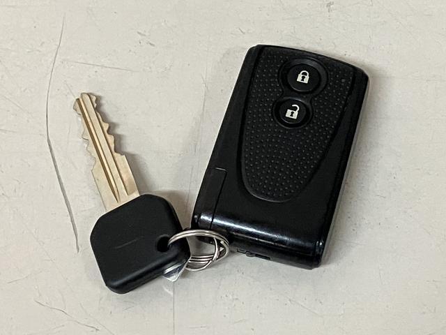 ムーヴ カスタム　Ｘリミテッド　ナビゲーション（ワンセグ対応）　バックカメラ　ディスチャージヘッドライト　キーフリーシステム　プッシュスタート　ダイハツ認定中古車　１年間走行距離無制限保証（7枚目）