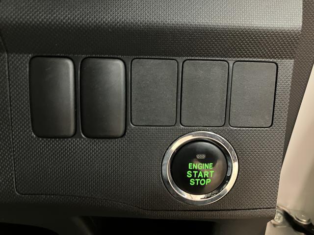 ムーヴ カスタム　Ｘリミテッド　ナビゲーション（ワンセグ対応）　バックカメラ　ディスチャージヘッドライト　キーフリーシステム　プッシュスタート　ダイハツ認定中古車　１年間走行距離無制限保証（30枚目）