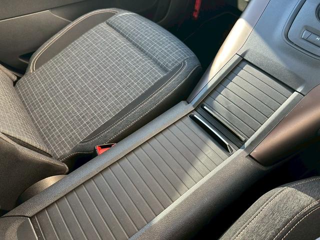 リフター ロングＧＴ　禁煙　５人乗り　フィアット・ドブロ風　デジタルミラー　ディスプレイオーディオ　Ａｐｐｌｅｃａｒｐｌａｙ　ＡＣＣ　ＢＳＭ　Ｒカメラ　スマートキー　レーンキープ　ＥＴＣ　ルーフレール（32枚目）