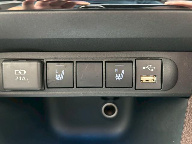 ヤリスクロス ハイブリッドＺ　禁煙・ツートンカラー・ナビ・ＴＶ・全周囲カメラ・ＨＵＤ・ＢＳＭ・シートヒーター・パワーバックドア・レーダークルーズ・パーキングアシスト・コンビシート・パワーシート・スマートキー２個（21枚目）