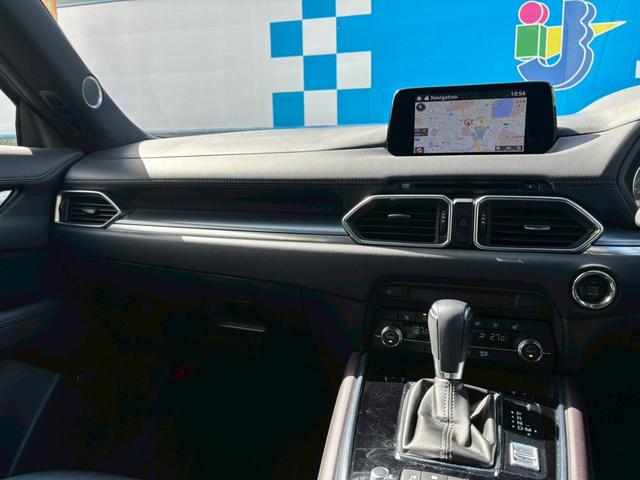 ＣＸ－８ ２５Ｓ　プロアクティブ　禁煙　メーカーナビＴＶ　全周囲モニター　フリップダウンモニター　ＢＯＳＥサウンド　ＨＵＤ　ＢＳＭ　スマートキー２個　衝突軽減　レーダークルーズ　レーンキープ　パワーバックドア　シートヒーター（18枚目）