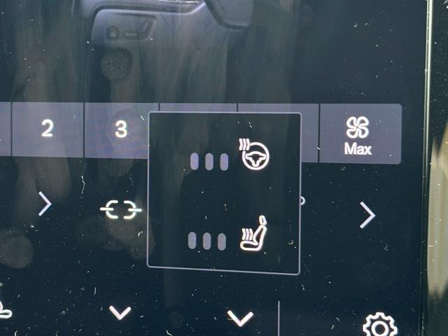 ＸＣ４０ アルティメット　Ｂ４　ＡＷＤ　禁煙★ナビ★全周囲カメラ★ハーマンカードン★パノラマサンルーフ★黒革シート★シートヒーター★パワーバックドア★スマートキー２個★レーダークルーズ★レーンキープ★ＢＳＭ★ＬＥＤ★置くだけ充電★ドラレコ（29枚目）