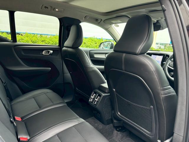 ＸＣ４０ アルティメット　Ｂ４　ＡＷＤ　禁煙★ナビ★全周囲カメラ★ハーマンカードン★パノラマサンルーフ★黒革シート★シートヒーター★パワーバックドア★スマートキー２個★レーダークルーズ★レーンキープ★ＢＳＭ★ＬＥＤ★置くだけ充電★ドラレコ（38枚目）
