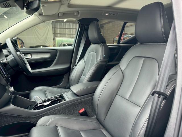 ＸＣ４０ アルティメット　Ｂ４　ＡＷＤ　禁煙★ナビ★全周囲カメラ★ハーマンカードン★パノラマサンルーフ★黒革シート★シートヒーター★パワーバックドア★スマートキー２個★レーダークルーズ★レーンキープ★ＢＳＭ★ＬＥＤ★置くだけ充電★ドラレコ（46枚目）
