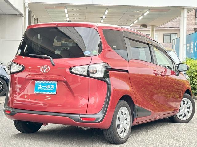 シエンタ G ★11月3入庫★禁煙★社外ナビ★フルセグTV★Bカメラ★両側パワースライドドア★衝突軽減★レーンキーピング★アイドリングストップ★ETC★Bluetooth★CD★スマートキー2個★(9枚目)