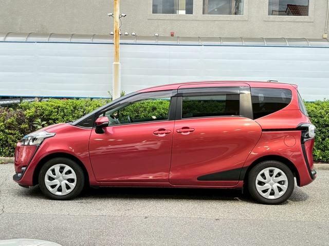 シエンタ G ★11月3入庫★禁煙★社外ナビ★フルセグTV★Bカメラ★両側パワースライドドア★衝突軽減★レーンキーピング★アイドリングストップ★ETC★Bluetooth★CD★スマートキー2個★(10枚目)