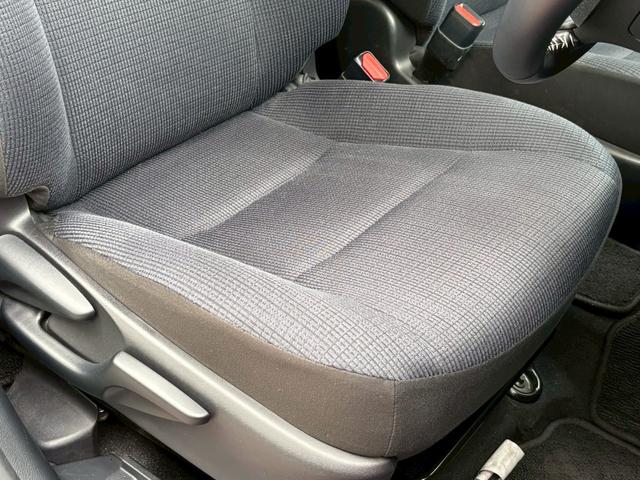 シエンタ G ★11月3入庫★禁煙★社外ナビ★フルセグTV★Bカメラ★両側パワースライドドア★衝突軽減★レーンキーピング★アイドリングストップ★ETC★Bluetooth★CD★スマートキー2個★(18枚目)