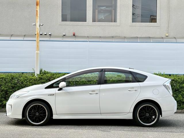 プリウス L 禁煙 社外ナビ ETC 社外18インチアルミホイール ユーザー様買取車両 内外装クリーニング済み(10枚目)