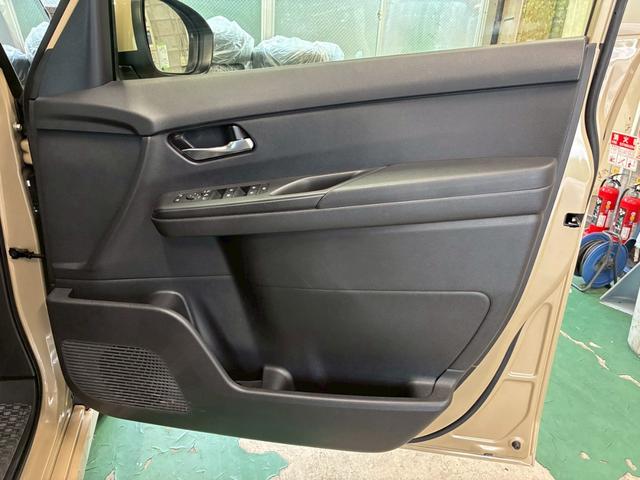 セレナ ＸＶ　禁煙・コネクトナビＴＶ・プロパイロット・アラウンドビュー・防水シート・両側パワースライドドア・ワイアレス充電・インテリジェントルームミラー・ＢＳＭ・パドルシフト・Ｂｌｕｅｔｏｏｔｈ・スマートキー２個（28枚目）