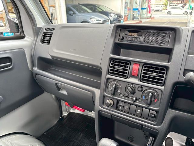 キャリイトラック ＫＣエアコン・パワステセーフティサポート装着車　禁煙　衝突軽減　レーンキーピング　アイドリングストップ　ドラレコ　荷台コンパネ　カギ２本　ユーザー様買取車両　内外装クリーニング済み（13枚目）
