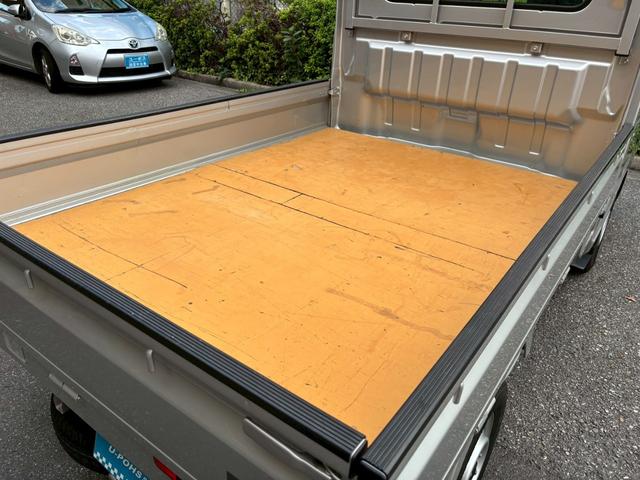 キャリイトラック ＫＣエアコン・パワステセーフティサポート装着車　禁煙　衝突軽減　レーンキーピング　アイドリングストップ　ドラレコ　荷台コンパネ　カギ２本　ユーザー様買取車両　内外装クリーニング済み（22枚目）