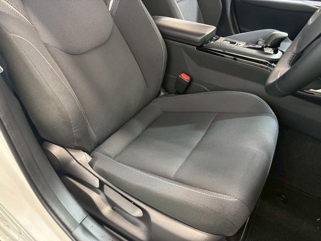 プリウス G 禁煙・8インチディスプレイオーディオ・全周囲カメラ・フルセグTV・セーフティセンス・レーダークルーズ・レーンキープ・BSM・LEDライト・シートヒーター・前後ドラレコ・ワンオーナー・スマートキー2個(17枚目)