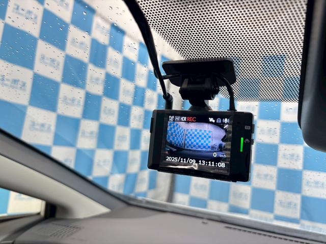 プリウス G 禁煙・8インチディスプレイオーディオ・全周囲カメラ・フルセグTV・セーフティセンス・レーダークルーズ・レーンキープ・BSM・LEDライト・シートヒーター・前後ドラレコ・ワンオーナー・スマートキー2個(26枚目)