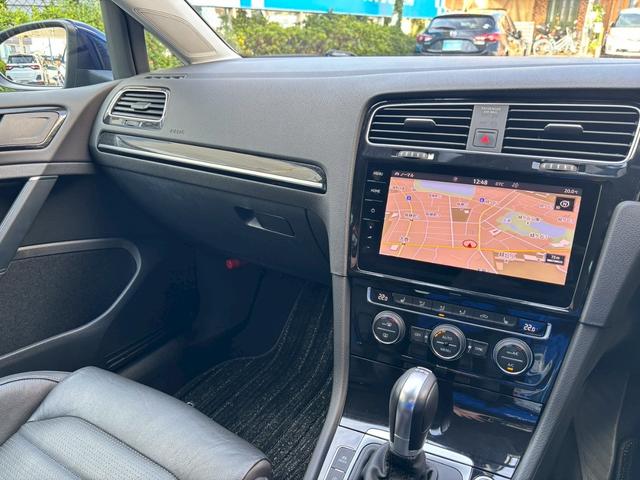 ゴルフ ＴＳＩハイライン　マイスター　禁煙・９．２インチディスカバープロナビ・フルセグＴＶ・Ｒカメラ・黒革シート・レーダークルーズ・ＢＳＭ・パワーシート・シートヒーター・スマートキー・ＥＴＣ・ドラレコ（20枚目）