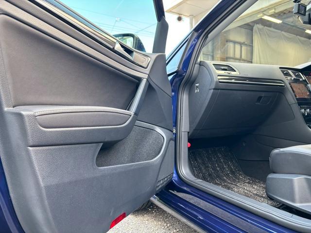 ゴルフ ＴＳＩハイライン　マイスター　禁煙・９．２インチディスカバープロナビ・フルセグＴＶ・Ｒカメラ・黒革シート・レーダークルーズ・ＢＳＭ・パワーシート・シートヒーター・スマートキー・ＥＴＣ・ドラレコ（40枚目）