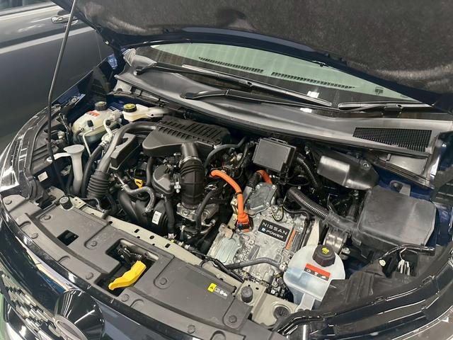 オーラ オーテック　禁煙・９インチコネクトナビ・ＢＯＳＥ・プロパイロット・全周囲カメラ・フルセグＴＶ・黒革シート・デジタルインナーミラー・シートヒーター・ＢＳＭ・ＬＥＤライト・寒冷地（12枚目）