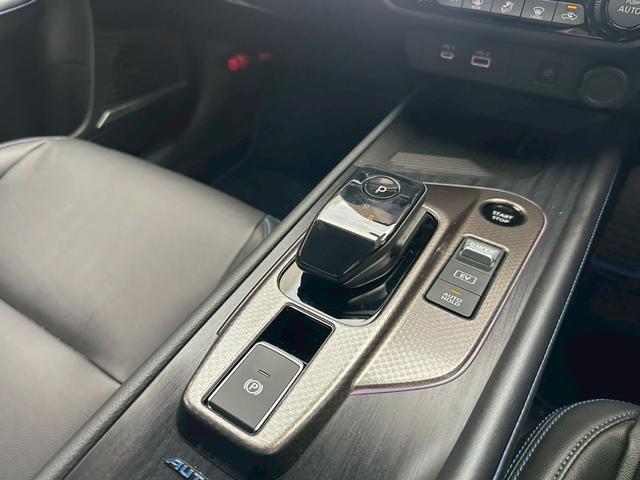 オーラ オーテック　禁煙・９インチコネクトナビ・ＢＯＳＥ・プロパイロット・全周囲カメラ・フルセグＴＶ・黒革シート・デジタルインナーミラー・シートヒーター・ＢＳＭ・ＬＥＤライト・寒冷地（22枚目）