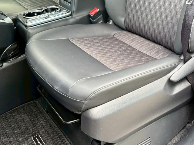 ノア ハイブリッドＳ－Ｚ　禁煙★１０．５インチディスプレイオーディオ★フリップダウンモニター★フルセグＴＶ★Ｂカメラ★両側パワースライドドア★セーフティーセンス★ドラレコ★シートヒーター★Ｂｌｕｅｔｏｏｔｈ★スマーキー２個★（46枚目）