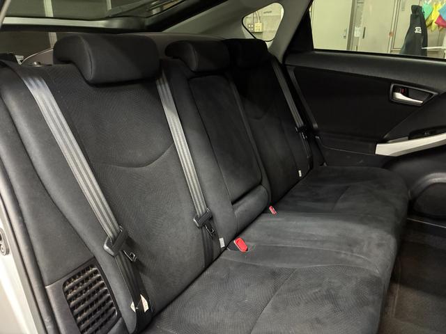 プリウス S 純正ナビ・フルセグTV・Bカメラ・社外18インチアルミ・ETC・CD・スマートキー・ユーザー様買取車両(22枚目)