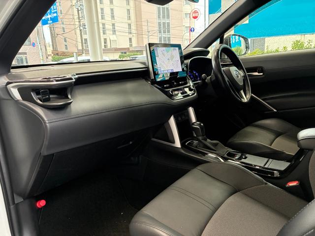 カローラクロス Ｚ　禁煙　９インチディスプレイオーディオ　ナビＴＶ付　全周囲モニター　スマートキー２個　衝突軽減　レーダークルーズ　レーンキープ　ＢＳＭ　ヘットアップディスプレイパワーバックドア　パワーシート（39枚目）