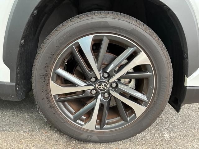 カローラクロス Ｚ　禁煙　９インチディスプレイオーディオ　ナビＴＶ付　全周囲モニター　スマートキー２個　衝突軽減　レーダークルーズ　レーンキープ　ＢＳＭ　ヘットアップディスプレイパワーバックドア　パワーシート（51枚目）