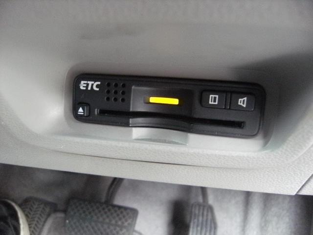 Ｌ　禁煙車　走行３２０００Ｋｍ　純正ナビ　ＤＶＤ映像再生可能　ワンセグＴＶ　バックカメラ　ＣＤ　ＥＴＣ　ＨＩＤ　キーレス　電動格納ミラー　プライバシーガラス(13枚目)