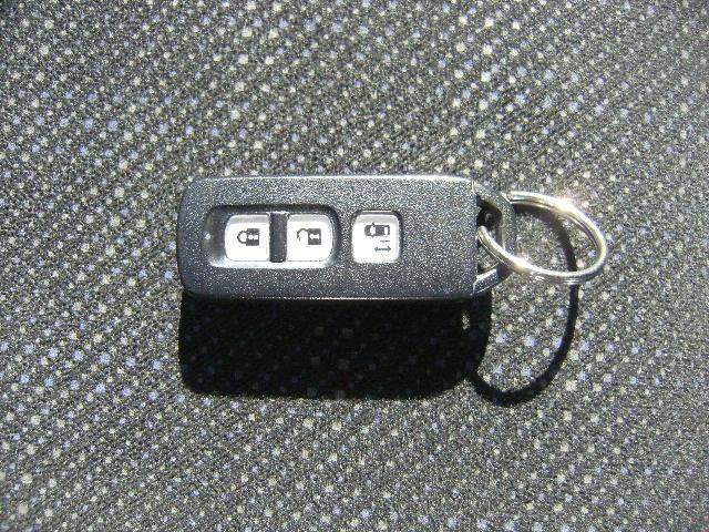 Ｎ－ＢＯＸ ２トーンカラースタイル　Ｇ・Ｌパッケージ　純正ナビ　フルセグＴＶ　Ｂｌｕｅｔｏｏｔｈ　バックカメラ　ＥＴＣ　スマートキー　左パワースライドドア　エンジンプッシュスタート　ＣＤ　電動格納ミラー　プライバシーガラス　純正アルミ（20枚目）