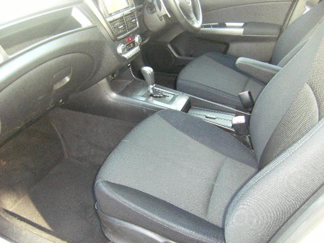 エクシーガ ２．０ｉ－Ｓ　メモ―ナビ　フルセグＴＶ　フリップダウンモニター　バックカメラ　ＥＴＣ　スマートキー　フォグランプ　純正アルミホイール　エンジンプッシュスタート　パドルシフト　ＨＩＤヘッドライト　プライバシーガラス（16枚目）