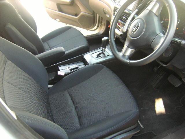 エクシーガ ２．０ｉ－Ｓ　メモ―ナビ　フルセグＴＶ　フリップダウンモニター　バックカメラ　ＥＴＣ　スマートキー　フォグランプ　純正アルミホイール　エンジンプッシュスタート　パドルシフト　ＨＩＤヘッドライト　プライバシーガラス（24枚目）