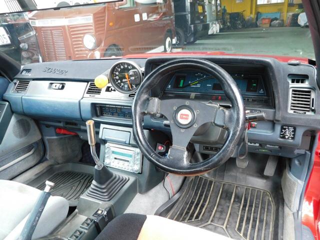 ソアラ ２．０ＧＴ　ツインカム　５速ＭＴ　車高調　マフラー　スピードスターマークＩＩ１２Ｊ　バケットシート　タコ足　叩き出し　外品メーター　エアクリ　ファッシュボード植毛塗装　デジタルメーター（12枚目）