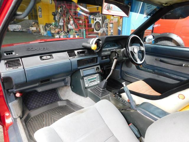 ソアラ ２．０ＧＴ　ツインカム　５速ＭＴ　車高調　マフラー　スピードスターマークＩＩ１２Ｊ　バケットシート　タコ足　叩き出し　外品メーター　エアクリ　ファッシュボード植毛塗装　デジタルメーター（15枚目）