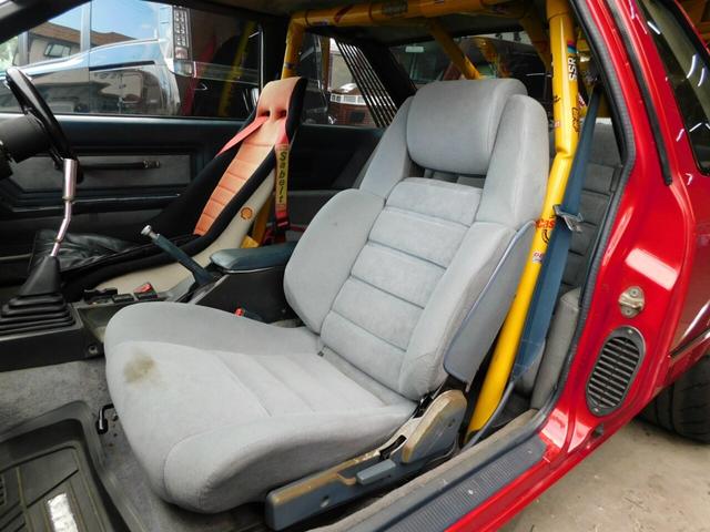 ソアラ ２．０ＧＴ　ツインカム　５速ＭＴ　車高調　マフラー　スピードスターマークＩＩ１２Ｊ　バケットシート　タコ足　叩き出し　外品メーター　エアクリ　ファッシュボード植毛塗装　デジタルメーター（16枚目）