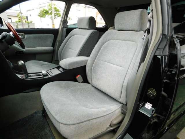 ローレル メダリスト　車高調・フルエアロ・１９インチアルミ・Ｔベルト交換済みイカリング・ＬＥＤテール・車高調・フルエアロ・ナビ／ＴＶ◆１９インチアルミ・プロジェクターライト・ワンオフマフラー・内装（植毛塗装）・ウーハー（16枚目）