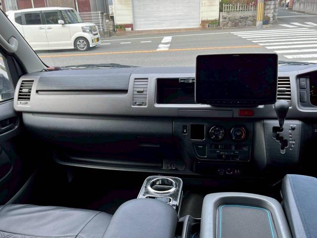 ハイエースワゴン GL ロング ミドルルーフ 4WD 11インチナビTV フリップダウン12.8 Bluetooth接続 ETC 社外17AW 社外エアロ 電動スライド 寒冷地仕様 リアリクライニング加工 100Wコンセント(4枚目)
