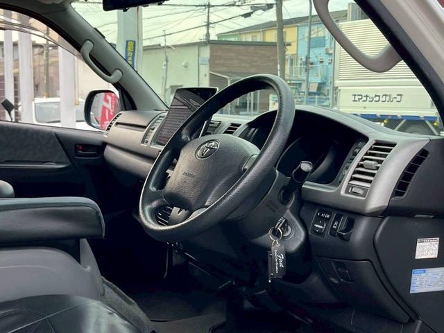 ハイエースワゴン GL ロング ミドルルーフ 4WD 11インチナビTV フリップダウン12.8 Bluetooth接続 ETC 社外17AW 社外エアロ 電動スライド 寒冷地仕様 リアリクライニング加工 100Wコンセント(5枚目)