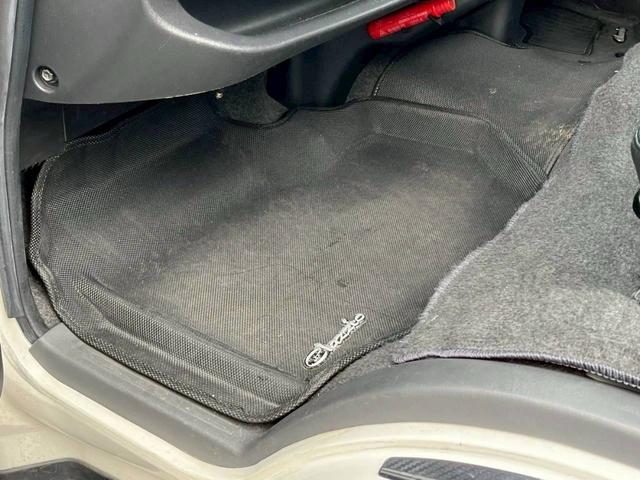 ハイエースワゴン GL ロング ミドルルーフ 4WD 11インチナビTV フリップダウン12.8 Bluetooth接続 ETC 社外17AW 社外エアロ 電動スライド 寒冷地仕様 リアリクライニング加工 100Wコンセント(15枚目)