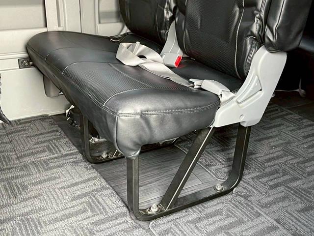 ハイエースワゴン GL ロング ミドルルーフ 4WD 11インチナビTV フリップダウン12.8 Bluetooth接続 ETC 社外17AW 社外エアロ 電動スライド 寒冷地仕様 リアリクライニング加工 100Wコンセント(22枚目)