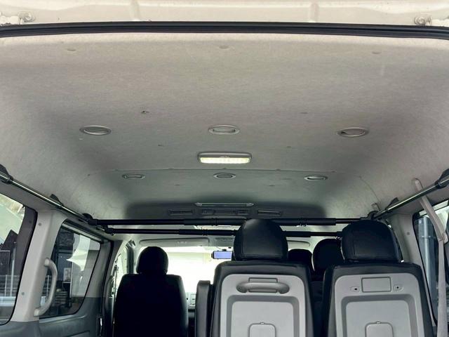ハイエースワゴン GL ロング ミドルルーフ 4WD 11インチナビTV フリップダウン12.8 Bluetooth接続 ETC 社外17AW 社外エアロ 電動スライド 寒冷地仕様 リアリクライニング加工 100Wコンセント(45枚目)