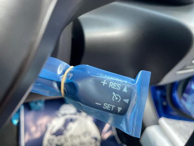 R 登録済み未使用車 現行モデル 6MT リアビークルディテクション LEDヘッド クルコン スマートキー ステアリング連動ヘッドランプ 純正17インチAW ダックテールトランクリッド 横滑り防止機能(6枚目)
